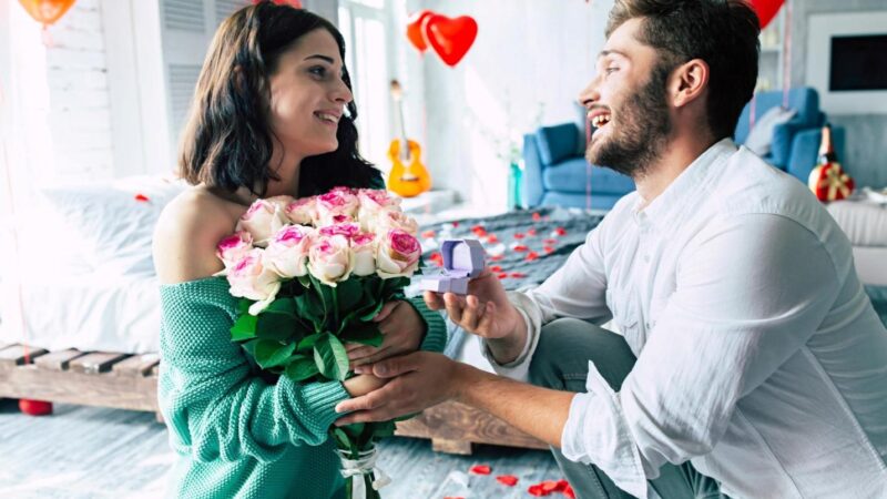 Celebrating Your Husband: Perfect Wedding Anniversary Gifts and Sending Gifts to Bangalore