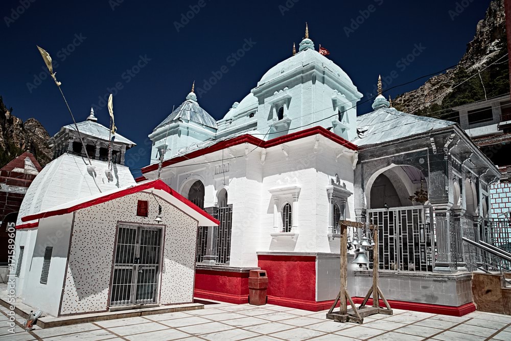 The Benefits of Joining a Group for Chardham Yatra