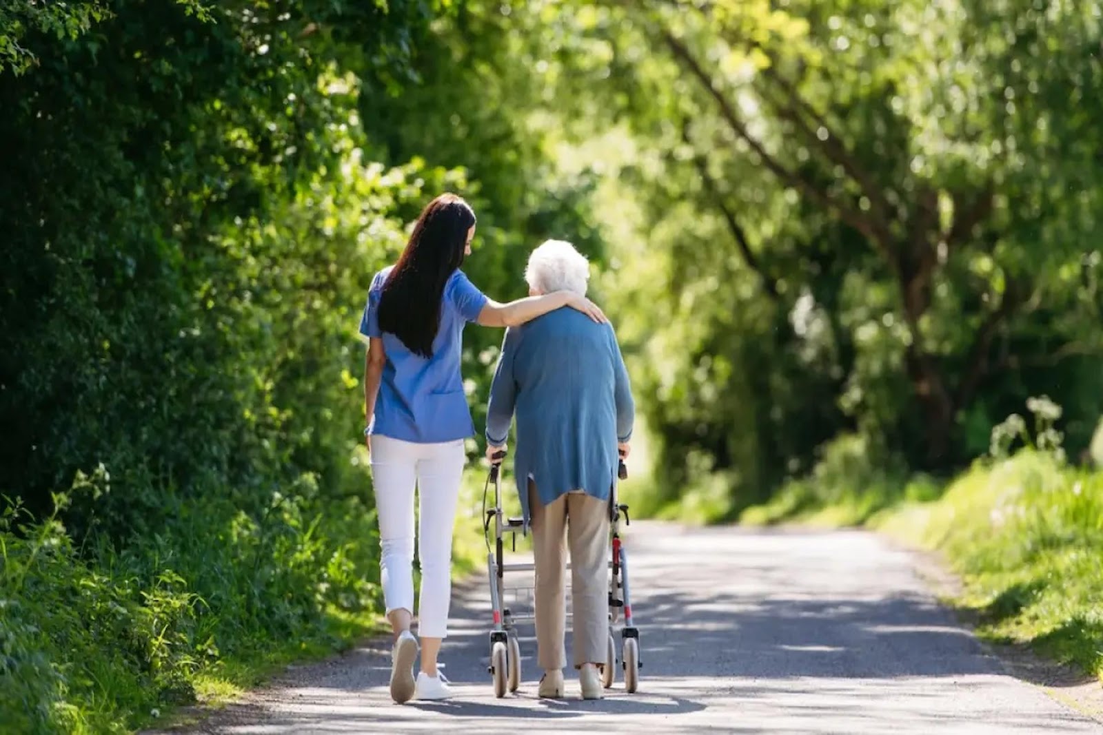 Exploring The Benefits Of Live-In Companionship Care For The Elderly