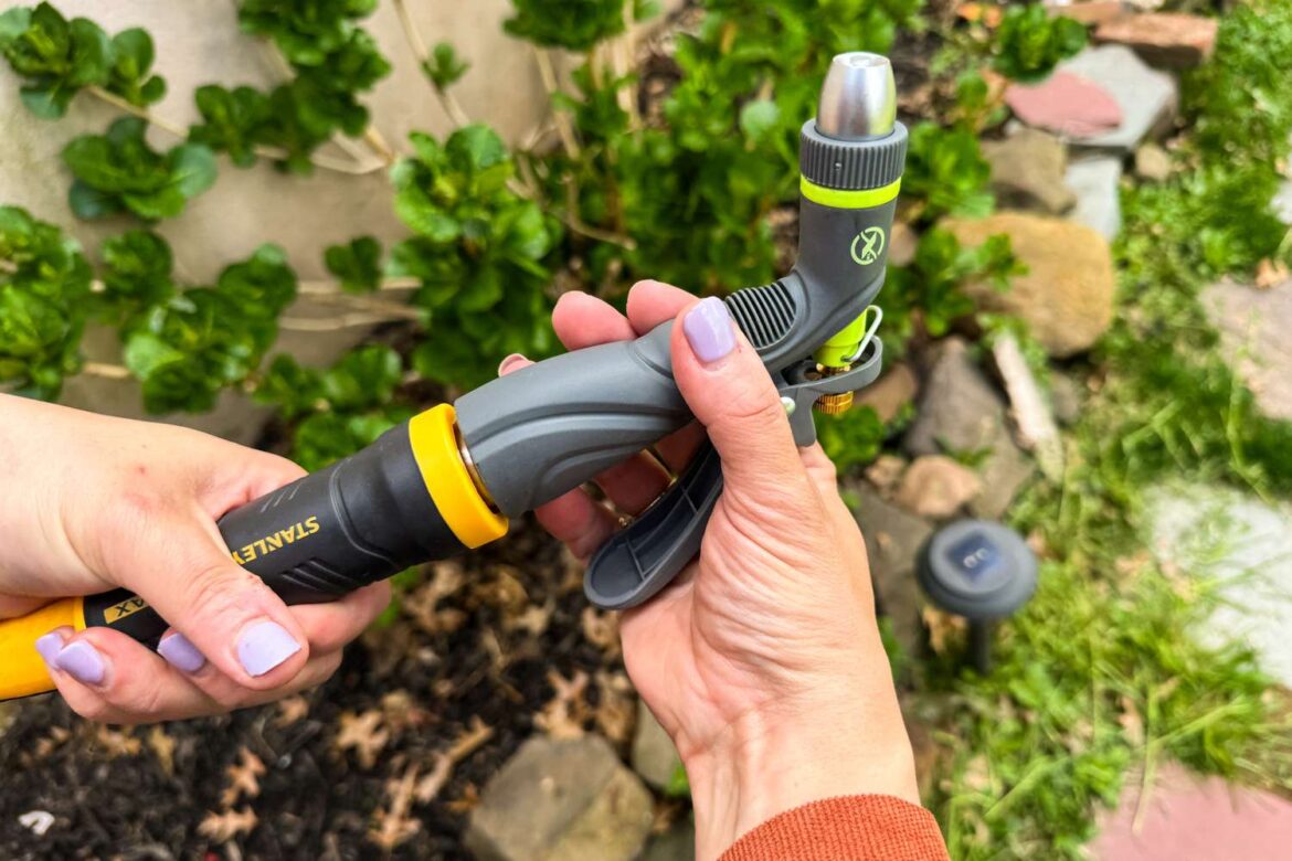 A Guide to Selecting a Water Hose Nozzle for Versatile Watering